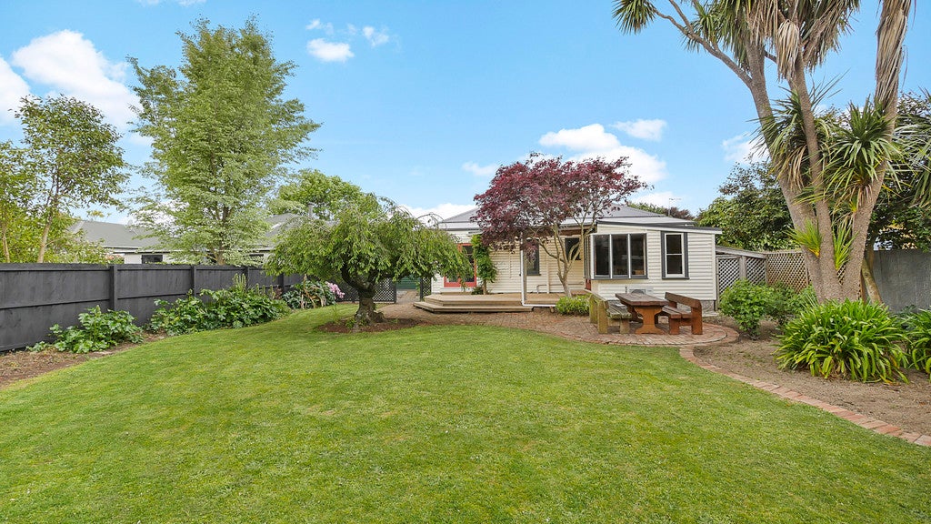 9 Cleveland Street, Edgeware, Christchurch - Carousel 2