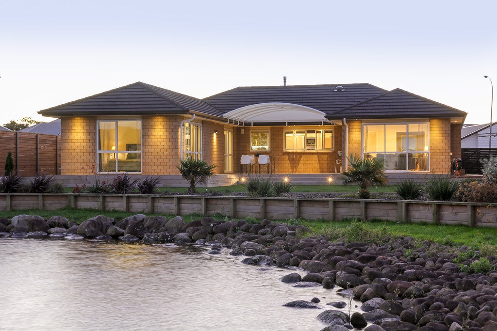 7 Augusta Grove, Waiwhakaiho, New Plymouth - Carousel 1