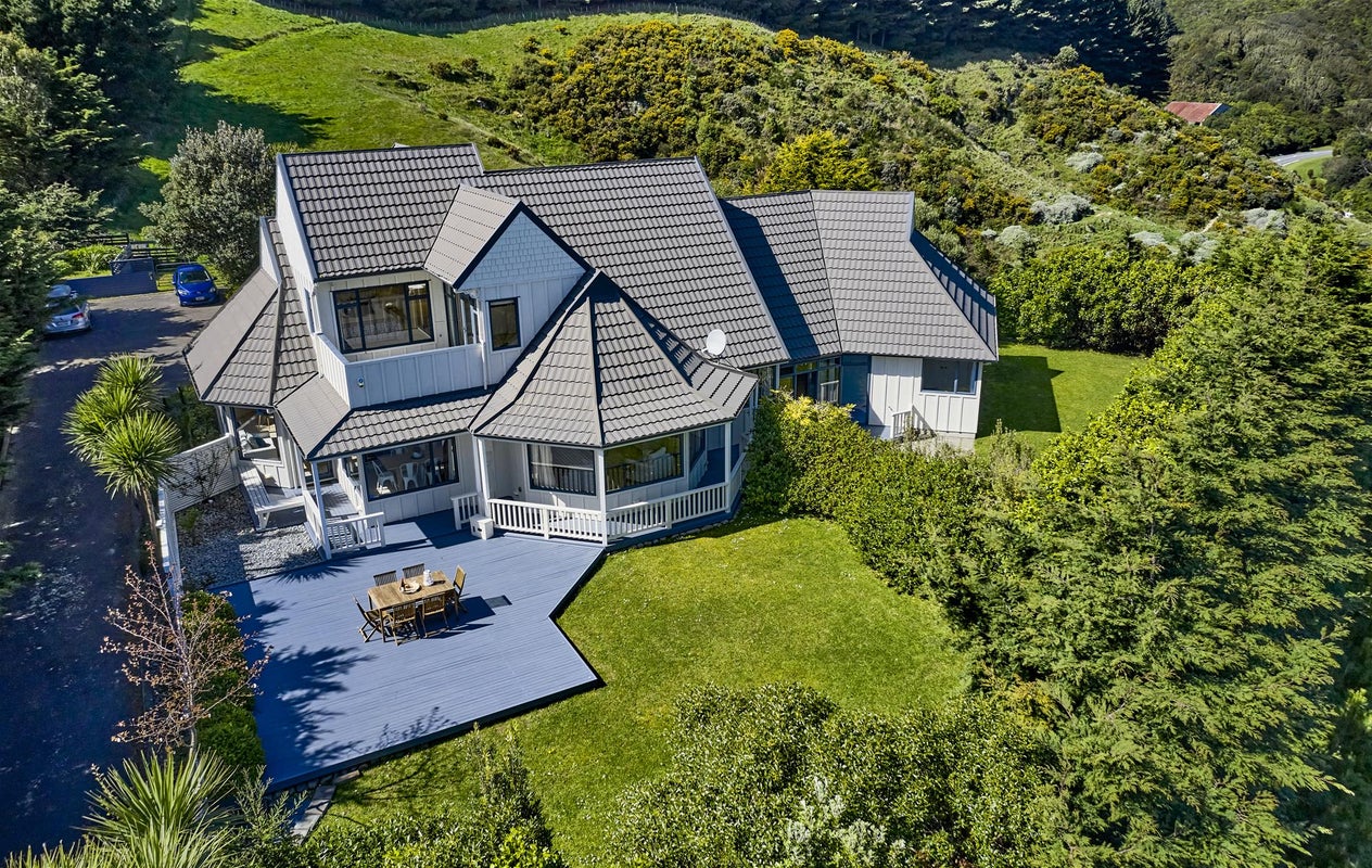 25 Rangatira Road, Tawa, Wellington - Carousel 1