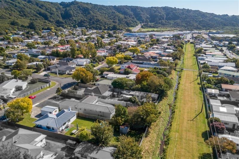 36 Totara Street, Wainuiomata, Lower Hutt - Carousel 9