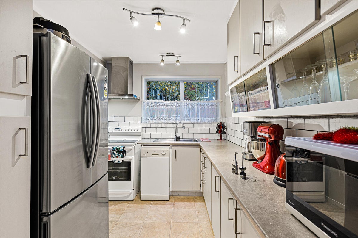 4 Rehia Road, Massey, Auckland - Carousel 2