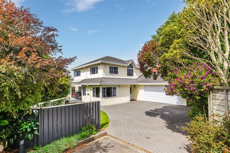 153 Westchester Drive, Churton Park, Wellington - Carousel 1