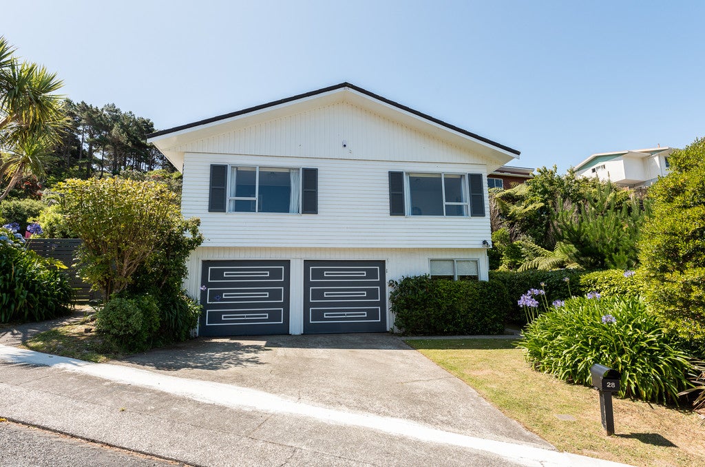 28 Paddington Grove, Karori, Wellington - Carousel 1
