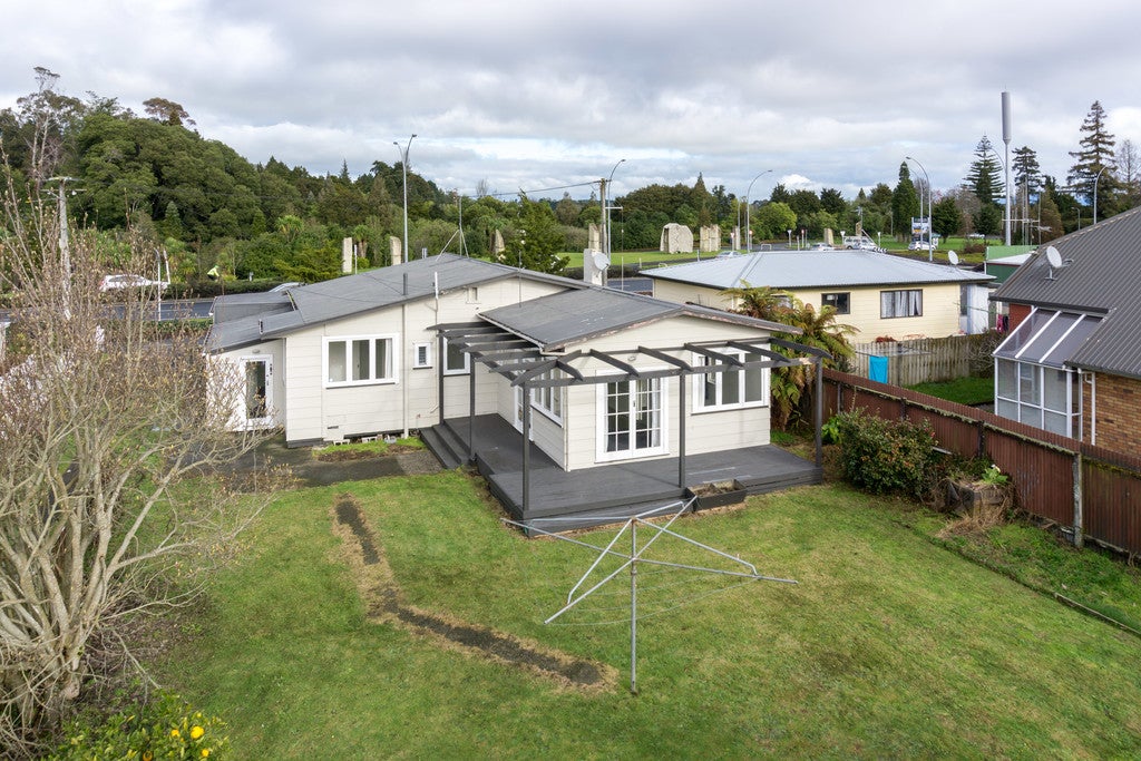 1 Fox Lane, Hamilton East, Hamilton - Carousel 1