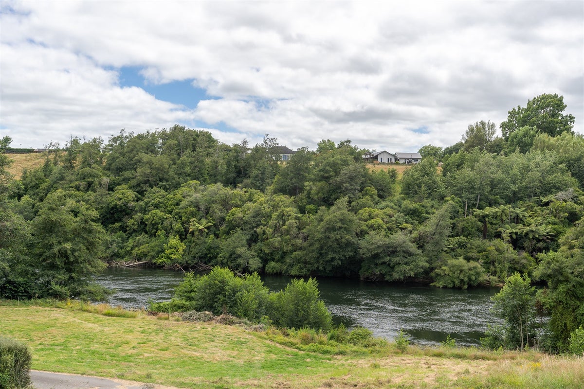 86 Lowe Road, Rukuhia, Hamilton - Carousel 24
