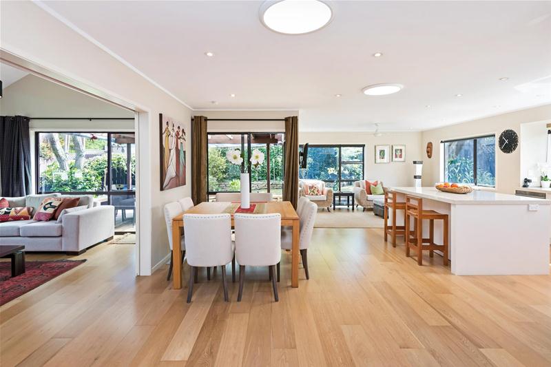 12A Glenfern Road, Mellons Bay, Auckland - Carousel 2
