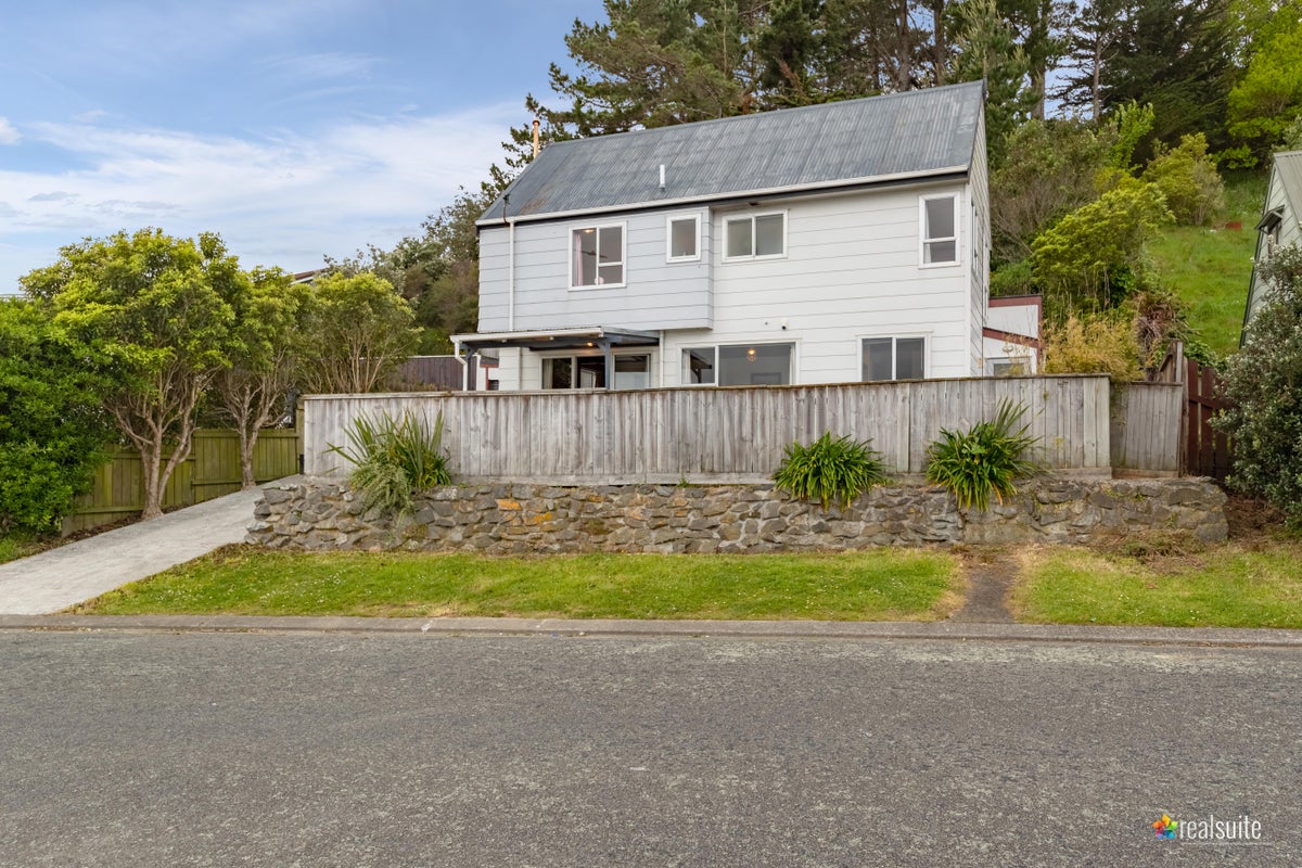 3 Bobstay Lane, Whitby, Porirua - Carousel 1