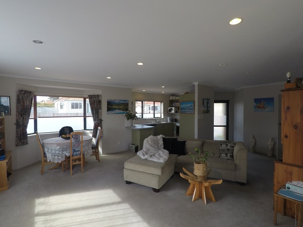 140 Tukapa Street, Westown, New Plymouth - Carousel 14