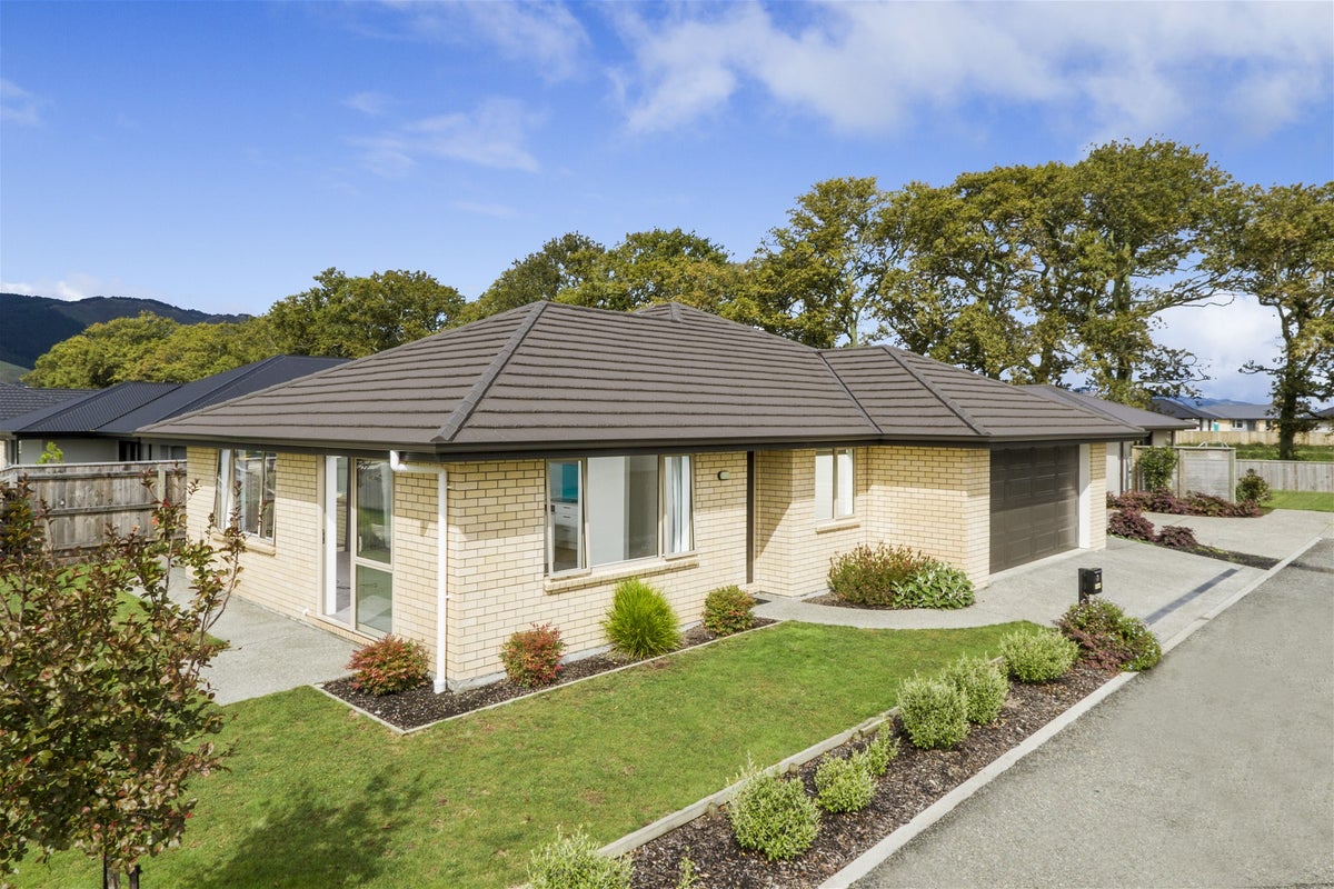 57 Malone CRES, Tasman - Carousel 15