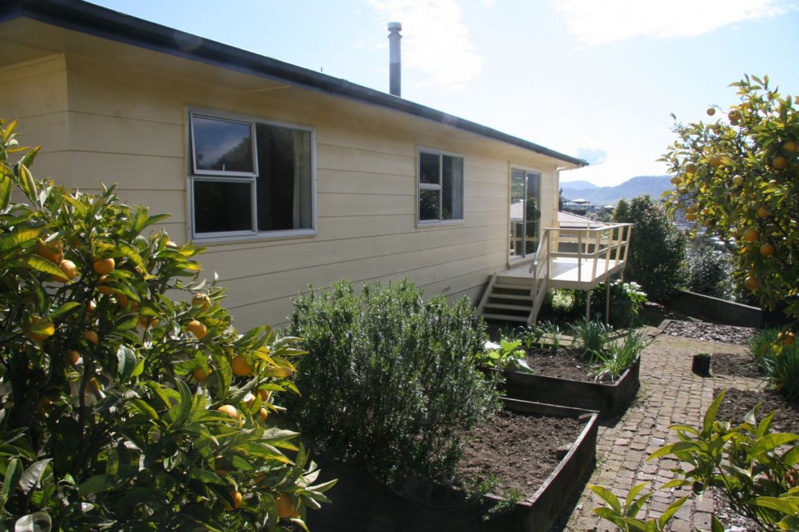 7 Hutson Street, Toi Toi, Nelson - Carousel 2