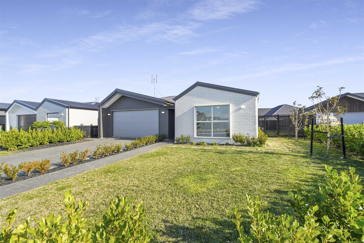 47 Probert Crescent, Chartwell, Hamilton - Carousel 1