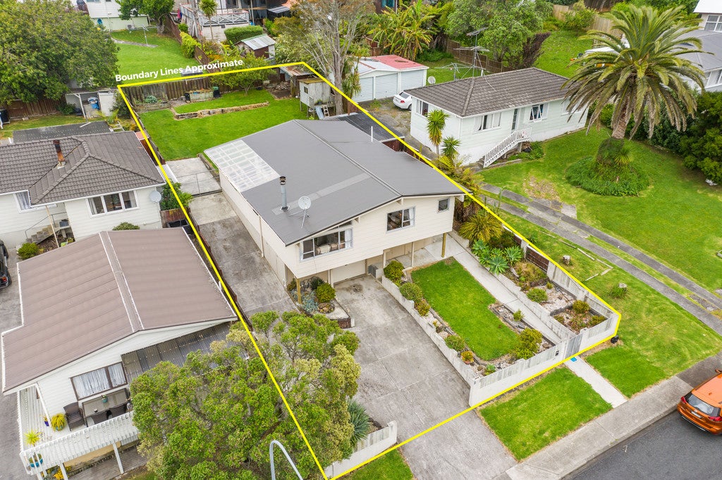 17 Arlette Place, Massey, Auckland - Carousel 19