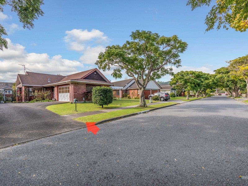 16 McEnroe Grove, Naenae, Lower Hutt - Carousel 19