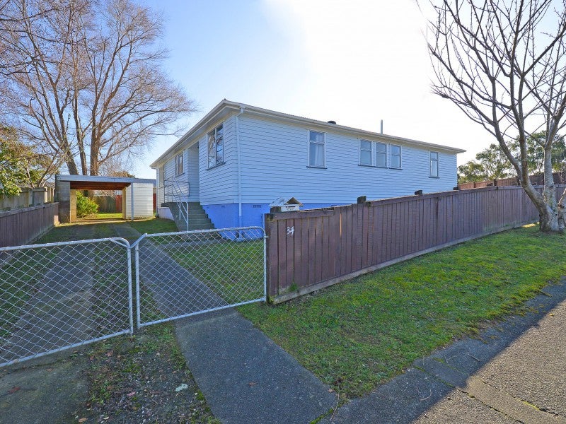 34 Aniseed Grove, Timberlea, Upper Hutt - Carousel 15