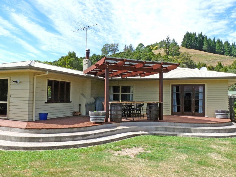 6 Hunt Terrace, Wakefield - Carousel 2
