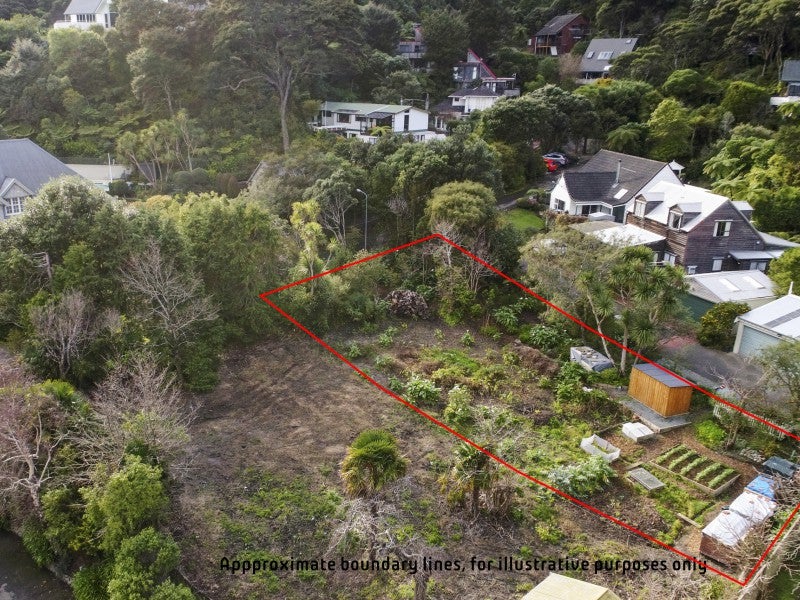 17 Whiorau Grove, Lowry Bay, Lower Hutt - Carousel 1