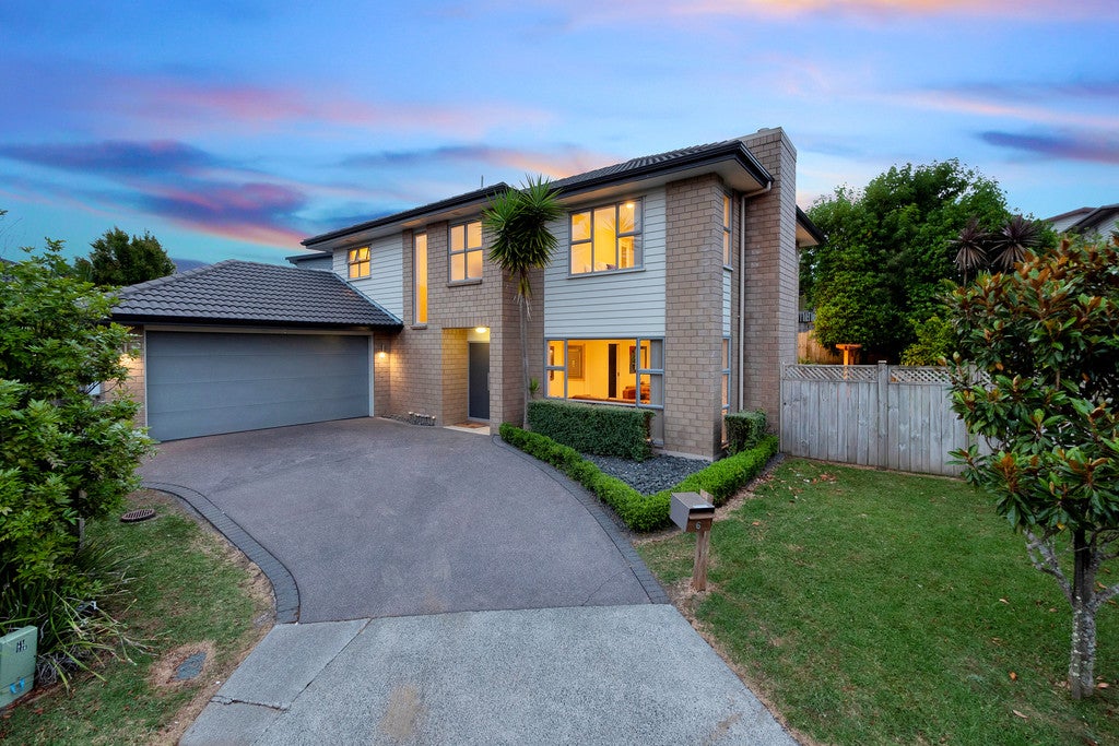6 Solstone Place, Flat Bush, Auckland - Carousel 1