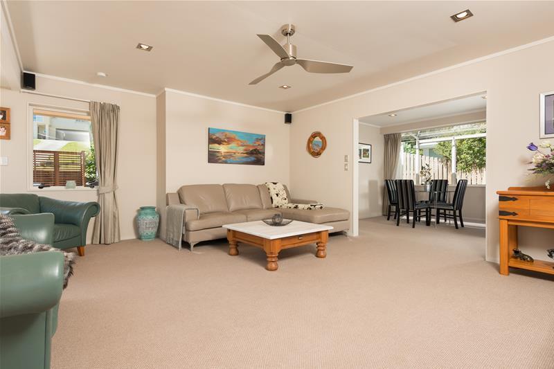 21 Little John Drive, Bellevue, Tauranga - Carousel 2