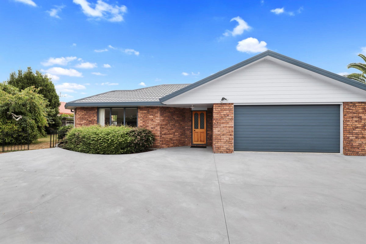 53 Waiwherowhero Drive, St Andrews, Hamilton - Carousel 2