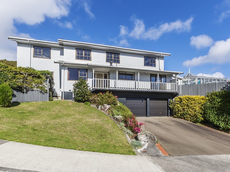 56 Woodman Dr, Tawa, Wellington - Carousel 1