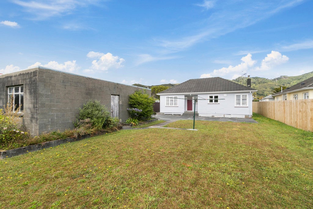 42 Wainuiomata Road, Wainuiomata, Lower Hutt - Carousel 2