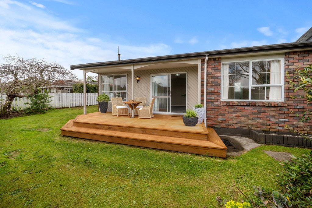 35 Wesley Avenue, Frankleigh Park, New Plymouth - Carousel 26