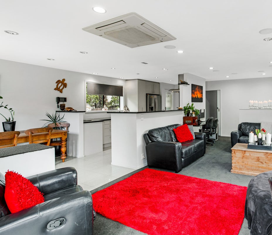 219 Laingholm Drive, Laingholm, Auckland - Carousel 2