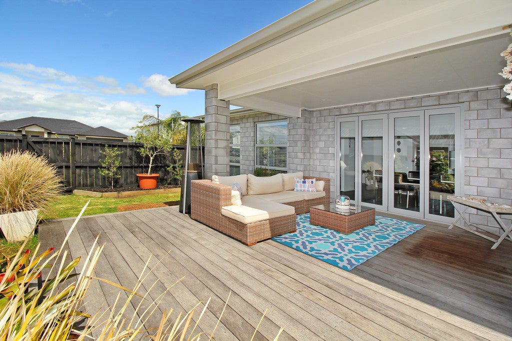 8 Defender Crescent, Beachlands, Auckland - Carousel 2