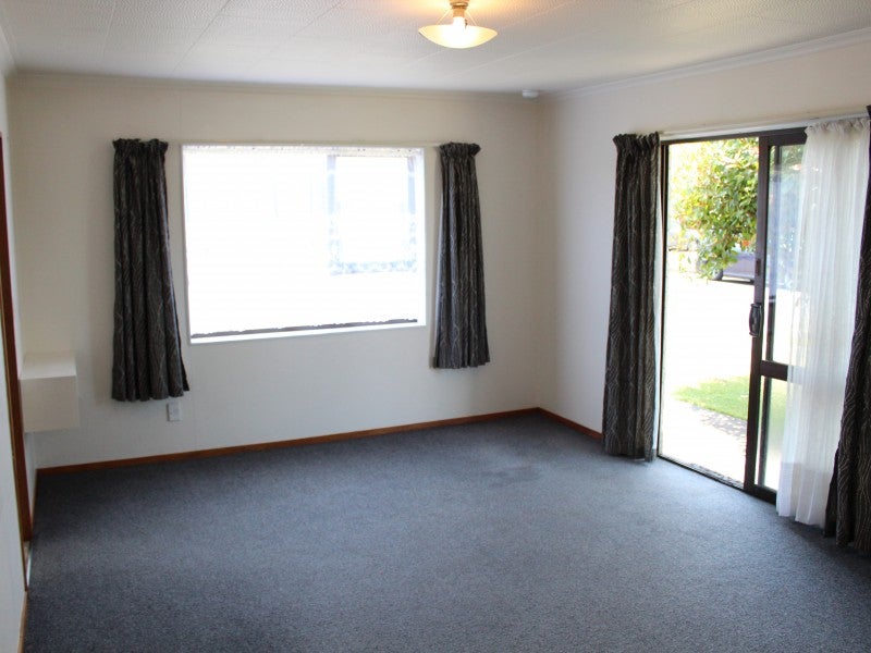 2/5 Brierley Place, Marfell, New Plymouth - Carousel 2