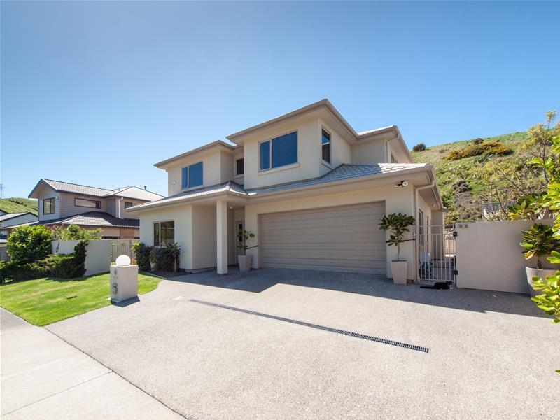5 Didsbury Grove, Churton Park, Wellington - Carousel 1