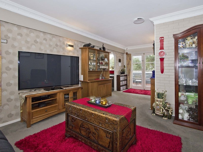 20 Amundsen Grove, Stokes Valley, Lower Hutt - Carousel 2