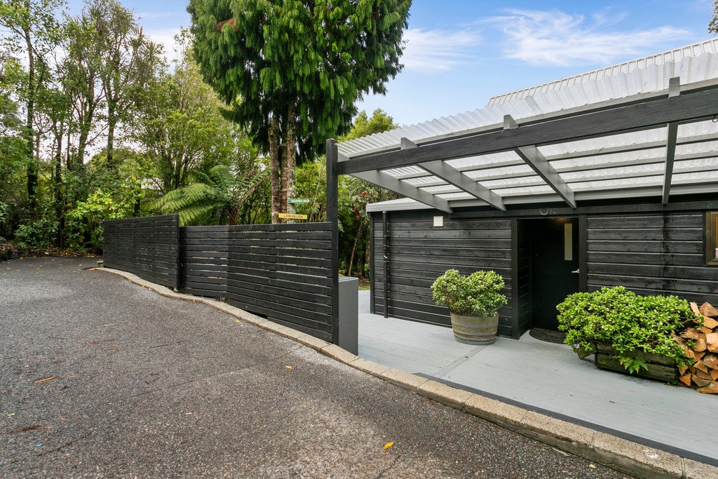 759 Scenic Drive, Henderson Valley, Auckland - Carousel 2