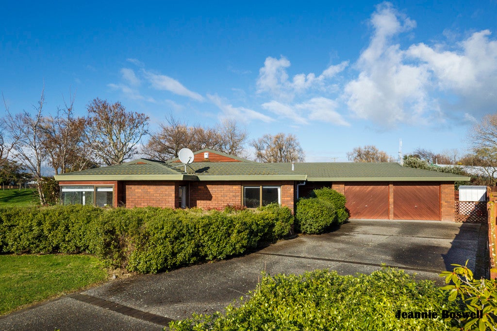 37 Chippendale Crescent, Highbury, Palmerston North - Carousel 1