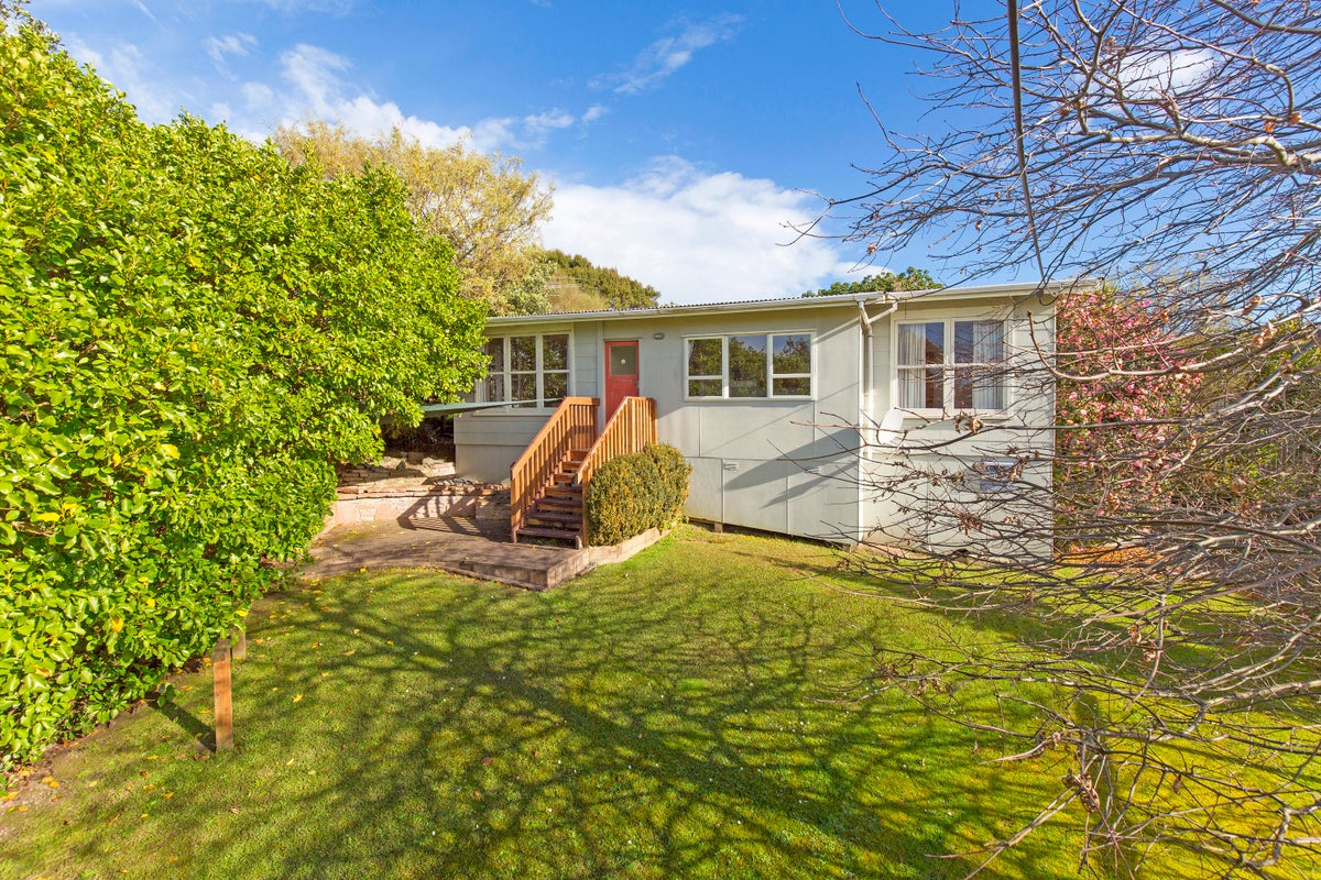 7 Holiday Road, Stanmore Bay, Whangaparaoa - Carousel 2