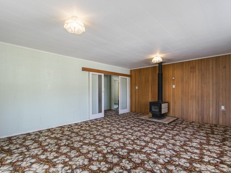 14 Thirlmere Street, Wainuiomata, Lower Hutt - Carousel 2