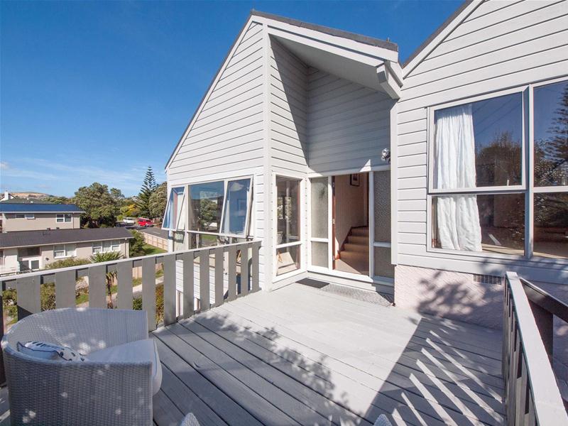 20 Chisbury Street, Churton Park, Wellington - Carousel 1