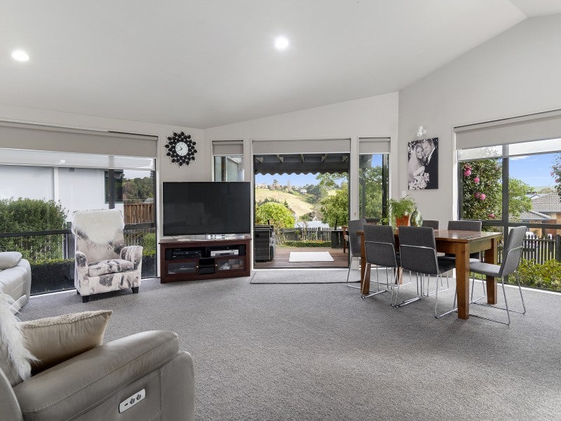 2 Astor Place, Welcome Bay, Tauranga - Carousel 2