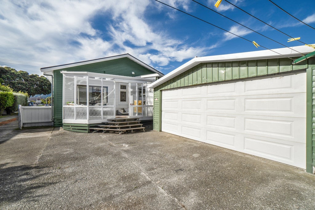 131 William Street, Petone, Lower Hutt - Carousel 21