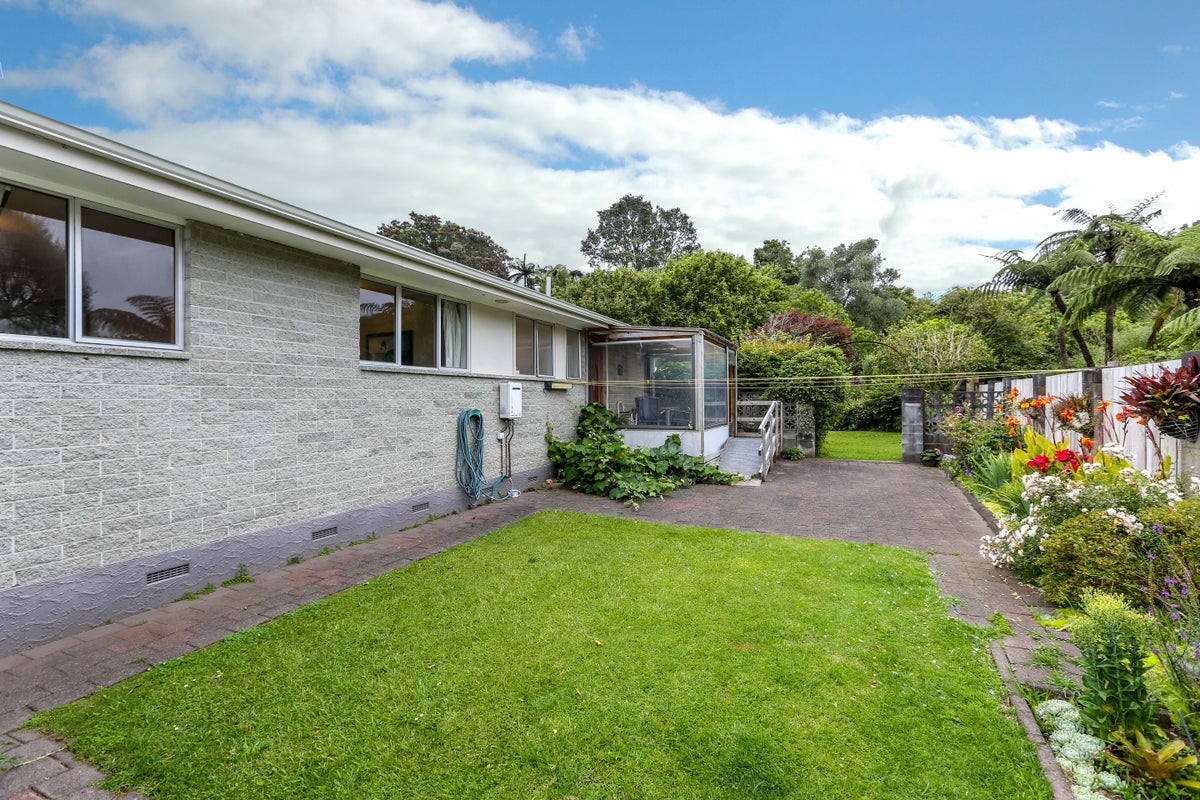 28 Vancouver Place, Marfell, New Plymouth - Carousel 18