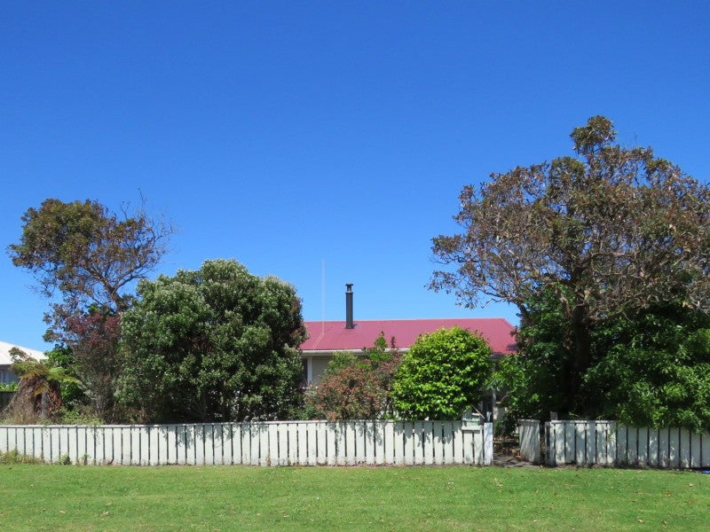 14 Tasman Street, Carters Beach, Westport - Carousel 1
