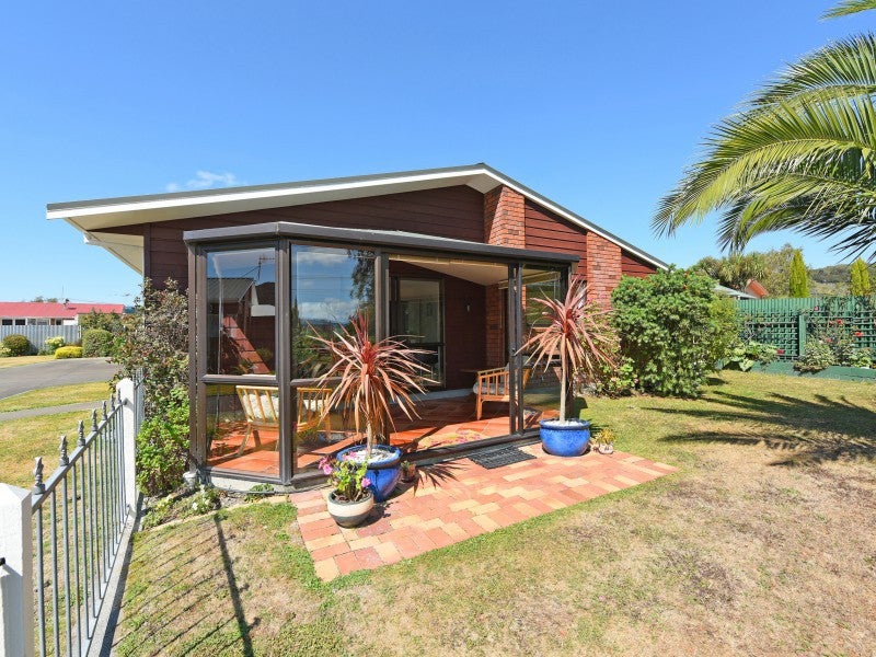 4/30 King Street, Ebdentown, Upper Hutt - Carousel 1