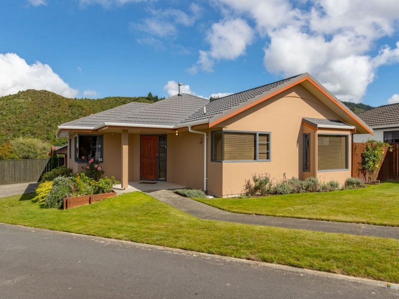 18 Ormrod Grove, Riverstone Terraces, Upper Hutt - Carousel 2