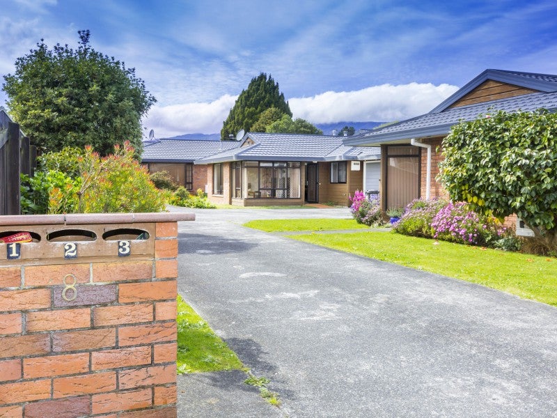 2/8 Hay Street, Ebdentown, Upper Hutt - Carousel 1