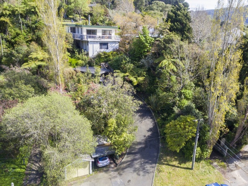 46 Pinehaven Road, Pinehaven, Upper Hutt - Carousel 1