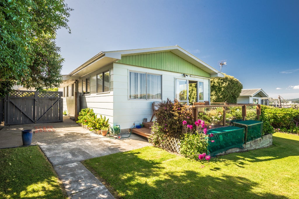 10 Brian Place, Titahi Bay, Porirua - Carousel 22