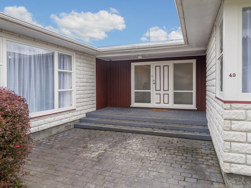 49 Hillside Drive, Maoribank, Upper Hutt - Carousel 2