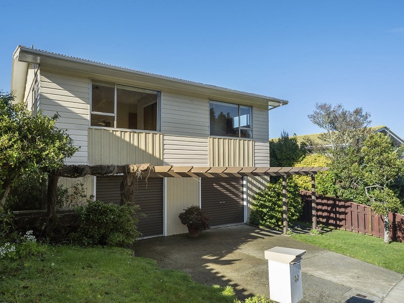 20 Turriff Crescent, Tawa, Wellington - Carousel 16