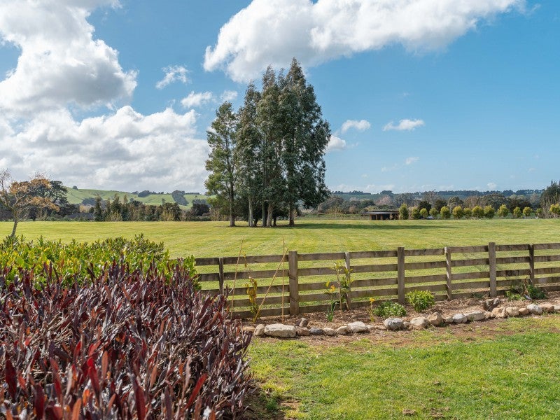 881C Norfolk RD, CARTERTON - Carousel 26