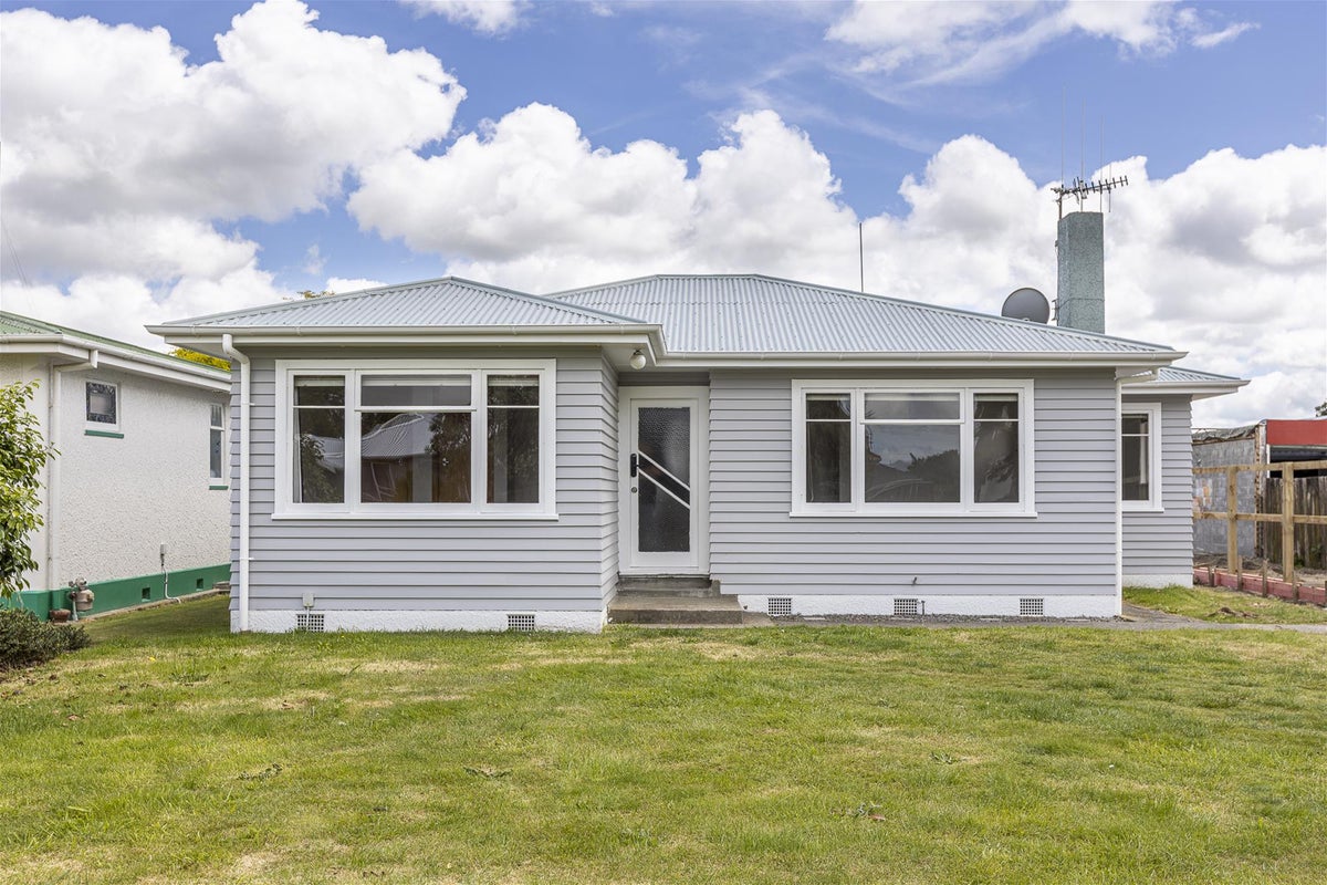 14 Lancaster Street, Highbury, Palmerston North - Carousel 1