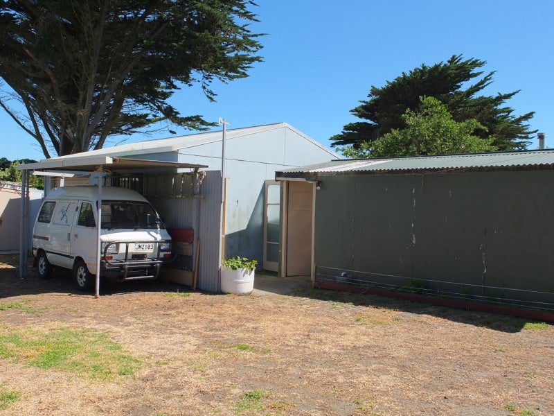 16 Raukawa Street, Himatangi Beach, Himatangi Beach - Carousel 2